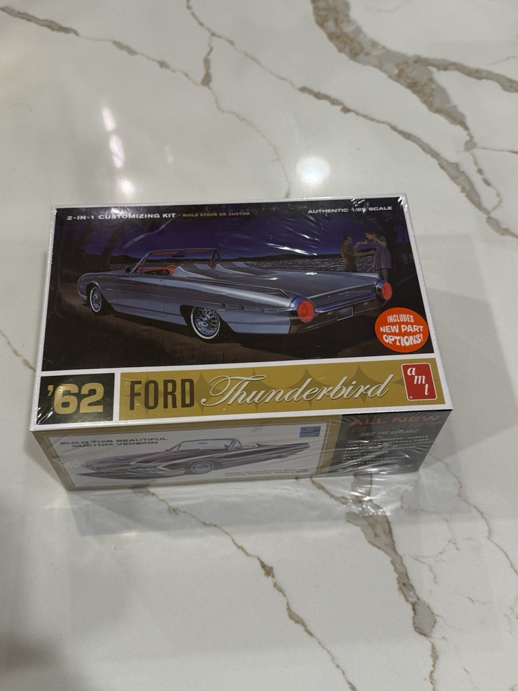 AMT 1962 Ford Thunderbird Model Kit 1:25 Plastic Decals Skill 2 AMT682/12
