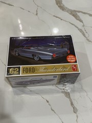 AMT 1962 Ford Thunderbird Model Kit 1:25 Plastic Decals Skill 2 AMT682/12