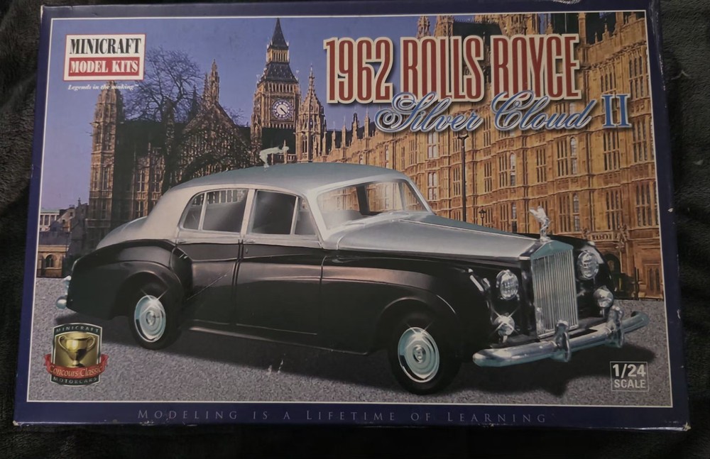 Minicraft 1962 Rolls Royce Silver Cloud II 1/24 Scale Model Level 2