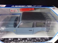 Maisto Ford Bronco Badlands 1/24 Scale Die Cast Metal Model Car Kit