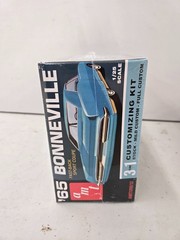AMT 1965 Pontiac Bonneville Sport Coupe 3-in-1 Kit 1/25 Scale Skill 2 Model Kit
