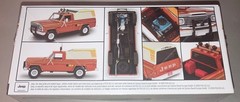 Revell 1979 Jeep J-10 Pickup Truck with Camper Top 1:24 model car kit 14568