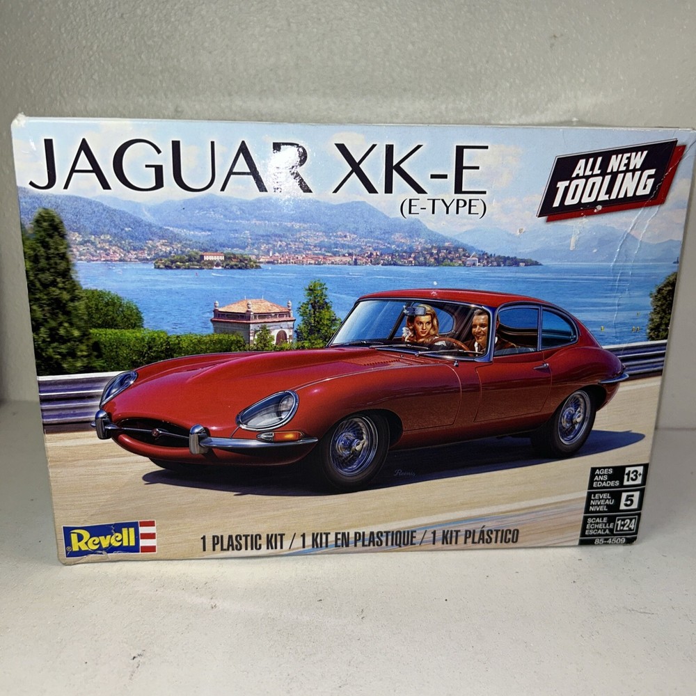 Revell 1/24 Scale Jaguar XK-E (E-Type) Plastic Model Kit 85-4509