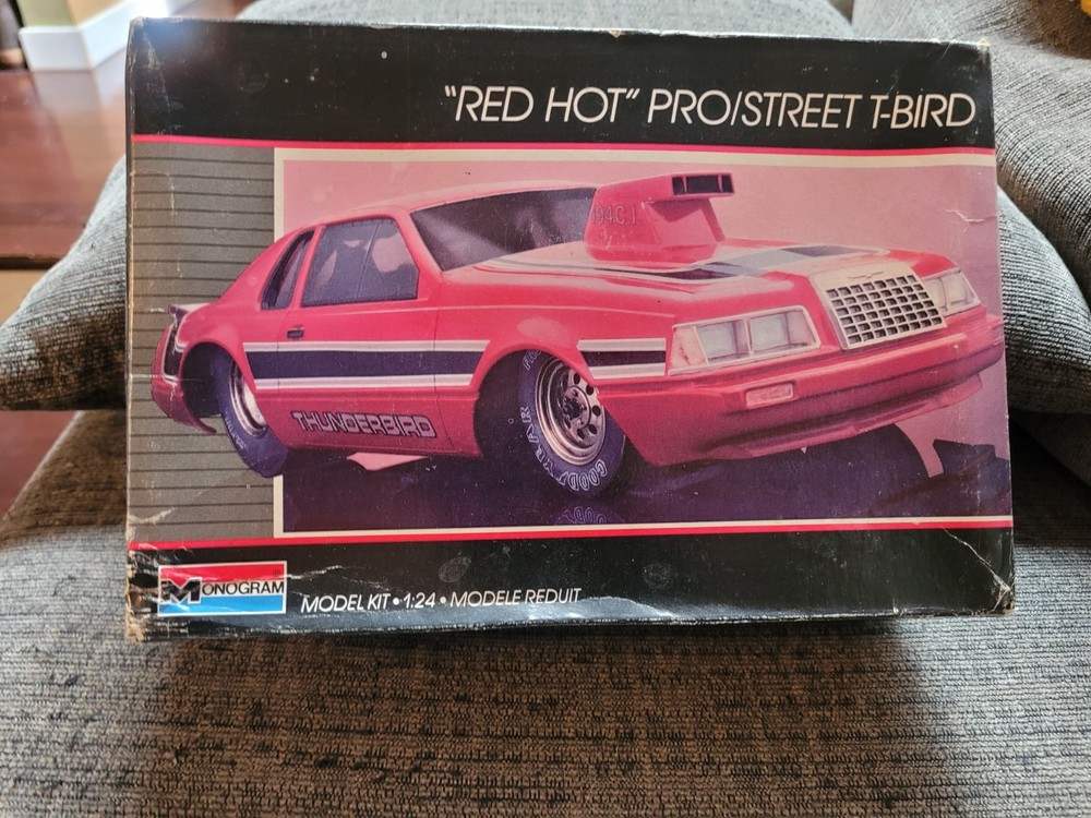 1986 Monogram 1/24 Red Hot Pro Street T-Bird Thunderbird KIT 2738 Unbuilt