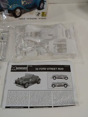 NOB Monogram 85-0882 1:25 Scale 1932 Ford Street Rod Classic Car Model Kit