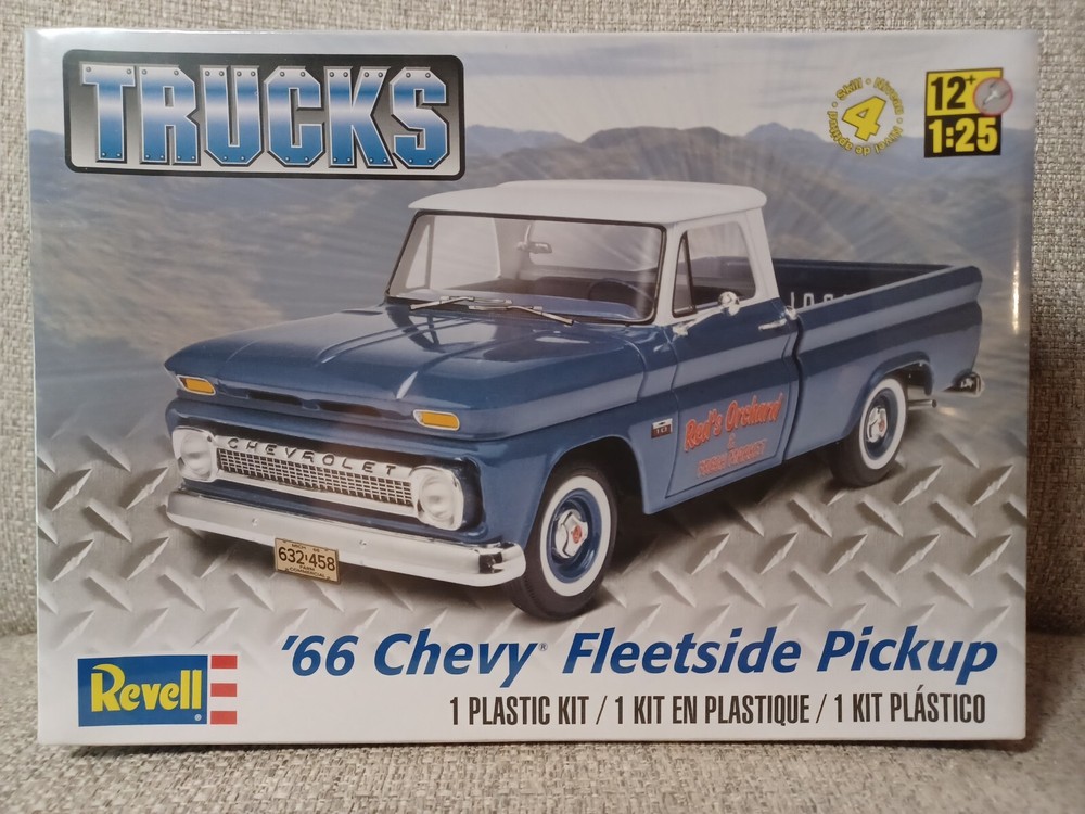 Revell 1966 Chevy Fleetside Pickup Plastic Model Kit 1/24 Scale