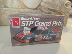 1990 AMT #43 Richard Petty STP Grand Prix 1/25 Scale Model Kit #6728 NEW