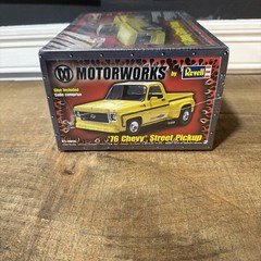 Revell ’76 Chevy Street Pickup 1:25 Model Kit 85-0806 Motorworks Factory Sealed