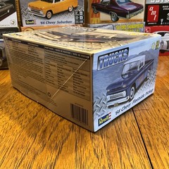 Revell 1/25 1966 Chevy Fleetside Pickup Plastic Model Kit