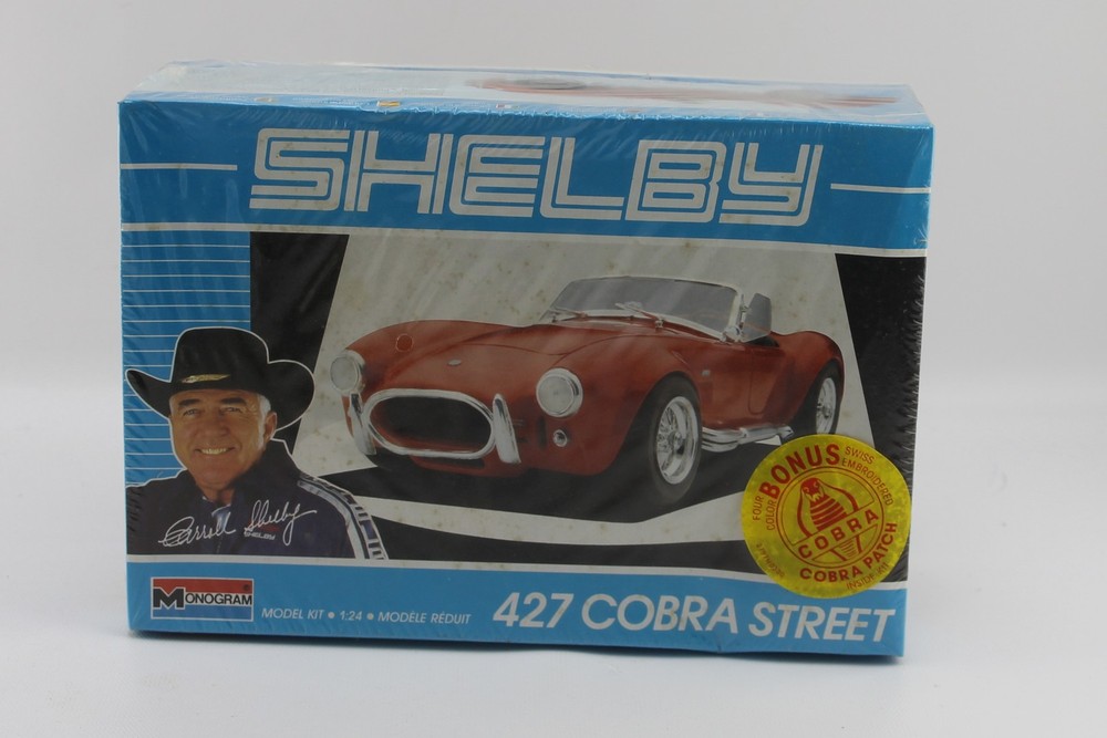 Monogram Shelby 427 Cobra Street 1:25 Detailed Model Kit