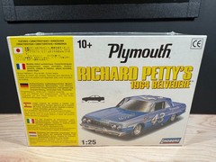 LINDBERG RICHARD PETTY’S 1964 BELVEDERE 1:25 SCALE KIT #72164 VINTAGE SEALED NIB