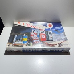 MRC #BC100 1:24 Scale 1960s Texaco Service Station Plastic Kit Sealed
