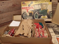 VINTAGE 1960’s Lindberg Bob Tail “T” Auto Model Kit – Large 1/8 Scale 690M:1100