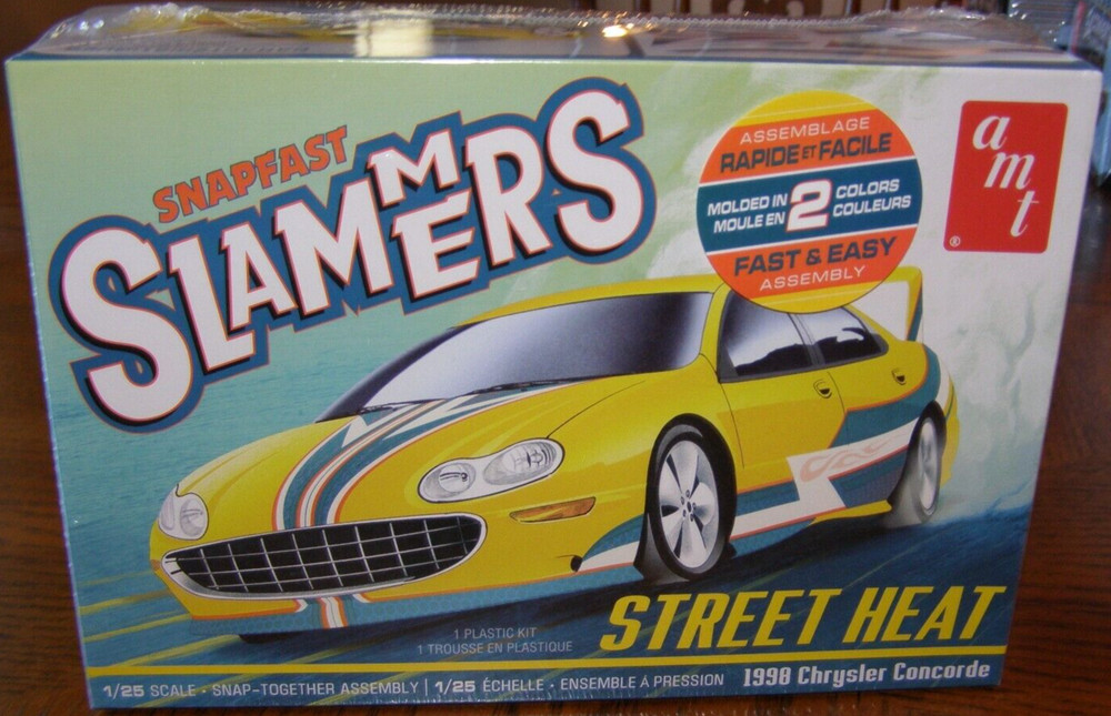 AMT Snapfast Slammers 1998 Chrysler Concorde Street Heat Snap-It Model Kit 1/25