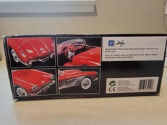 Motor Max 1958 Corvette Model Kit Red Die-Cast Body Opening Doors Bonus Wheels