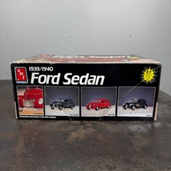 AMT 1939 / 1940 FORD SEDAN 3 in 1 Model Kit #6522 Complete 1:25 Scale
