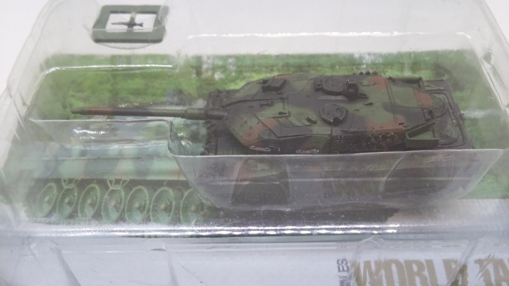 Takara 1/144 World Tank Museum 6. Leopard 2A6 in NATO Camouflage. (#109)