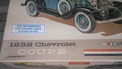 Hubley Metal model car kit 1932 Chevrolet Coupe No. 4869 w/ instructions Z125