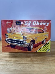 Vtg Revell 1957 Chevy Street Classics 1/25 H-1277 1971 Model Kit Pre- Owned