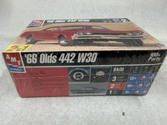 AMT ERTL ’66 Olds 442 W30 Car 2 in 1 Stock Or Custom Kit 1:25 FACTORY SEALED