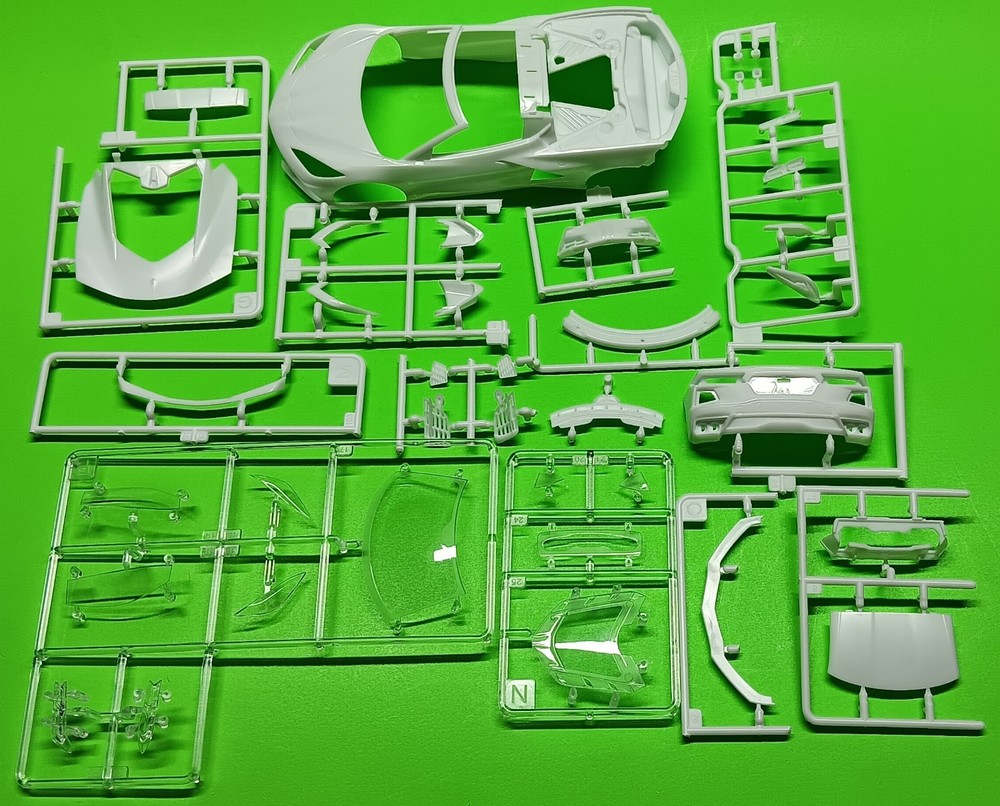 2022 Corvette Stingray Coupe Z51 1/25 Revell Body Glass Spoilers Side Vents Trim