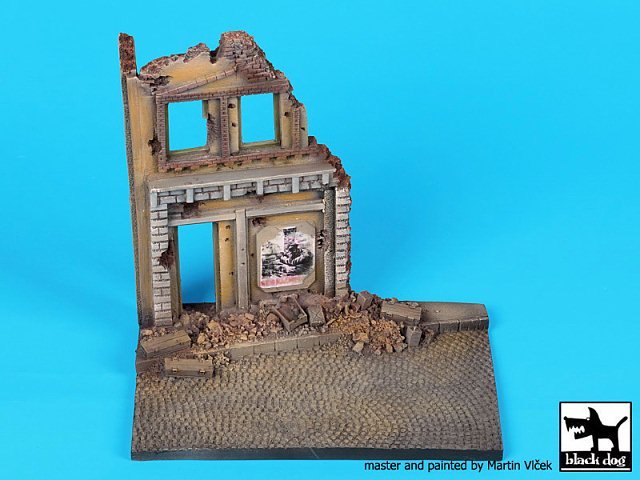Black Dog 1/48 House Front w/Cobblestone Road Diorama Base (150 x 100mm) D48001