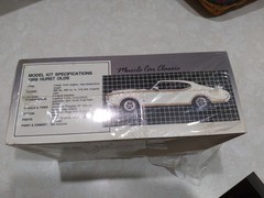 AMT Ertl 1969 Hurst Olds 1:25 Unassembled Model Kit Detailed Interior 6898