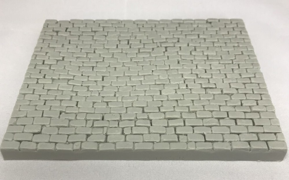 Cobblestone Street Sections (Build Your Own) 1/35th Scale Resin TW-35220