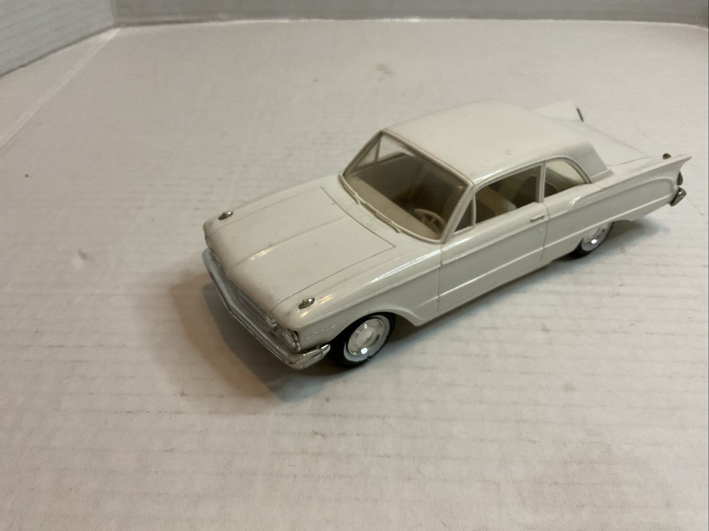 1960 Mercury Comet Dealer Promo Model Car 1/25 (135)