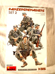 1/35 MiniArt 4 German Panzergrenadiers Tank Riders w/Weapons Set # 2 #35484