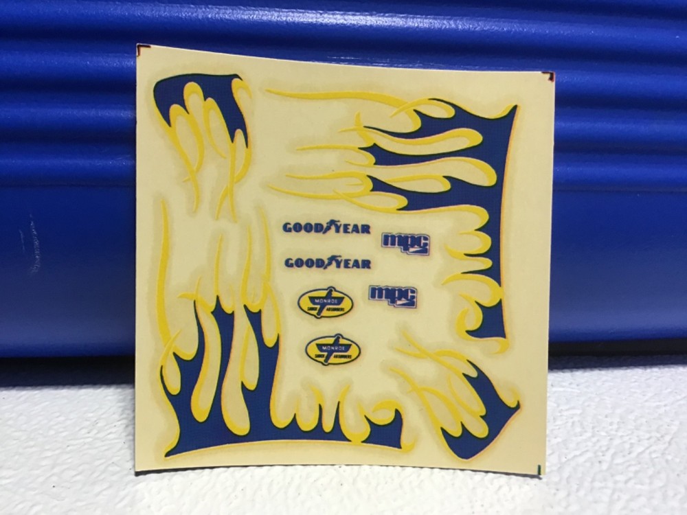 Vintage CHEVY FORD STREET MACHINE BLUE/YELLOW FLAMES MODEL DECAL ORIGINAL Sheet