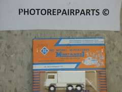 Roco Minitanks (New) Modern UN Pinzgauer 712 Ambulance Truck Lot #6955©