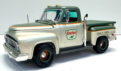 AMT 1:25 1953 Ford Radical F-100 Pickup Vintage Klaver Collection Built Model