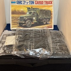 Peerless GMC 2 1/2-Ton Cargo Truck 1:35 Unassembled Plastic Kit Green 3514.