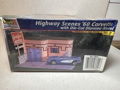 Revell Highway Scenes 1960 Corvette 1:25 Model Kit #85-7802 1997 NEW SEALED