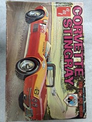 AMT CHEVROLET CORVETTE STINGRAY CONVERTIBLE SCALE 1:25 MODEL KIT Y718 RARE!