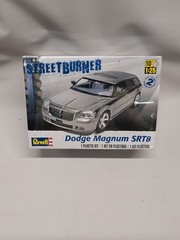 Revell 85-4059 Dodge Magnum SRT8 1/25 Model Kit Street Burner Factory Sealed
