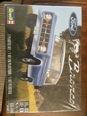 SEALED Revell Ford Bronco 1:25 Scale Plastic Model Car Kit 85-4320