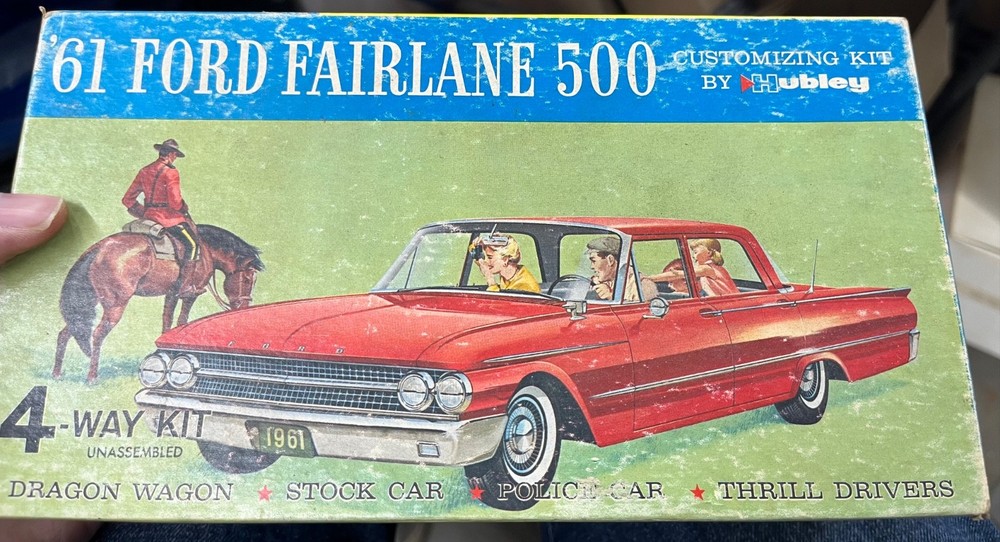 Hubley 162k 1961 Ford Fairlane Sedan 4 door Vintage 1/25 McM KIT