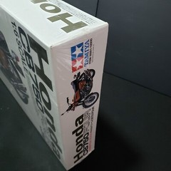SEALED NEW TAMIYA #16001/12000 1/6 HONDA CB750 FOUR T7
