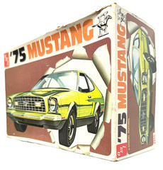 VINTAGE 1975 FORD MUSTANG II MACH 1 FASTBACK AMT 1/25 SCALE MODEL KIT NEW OPENED