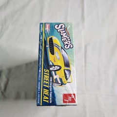 AMT Street Heat 1998 Chrysler Concorde Slammers SNAP 1:25 Scale Model Kit – New