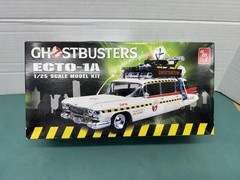 Ghostbusters ECTO-1A 1/25 AMT Model Kit Skill Level 2 Ages 10+ Sealed inside NIB