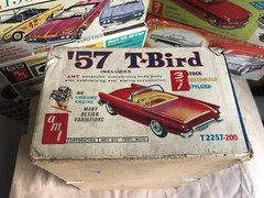 AMT 3 Way 1957 Ford Thunderbird T-bird George Barris Model Kit T2257 BOX 1:25