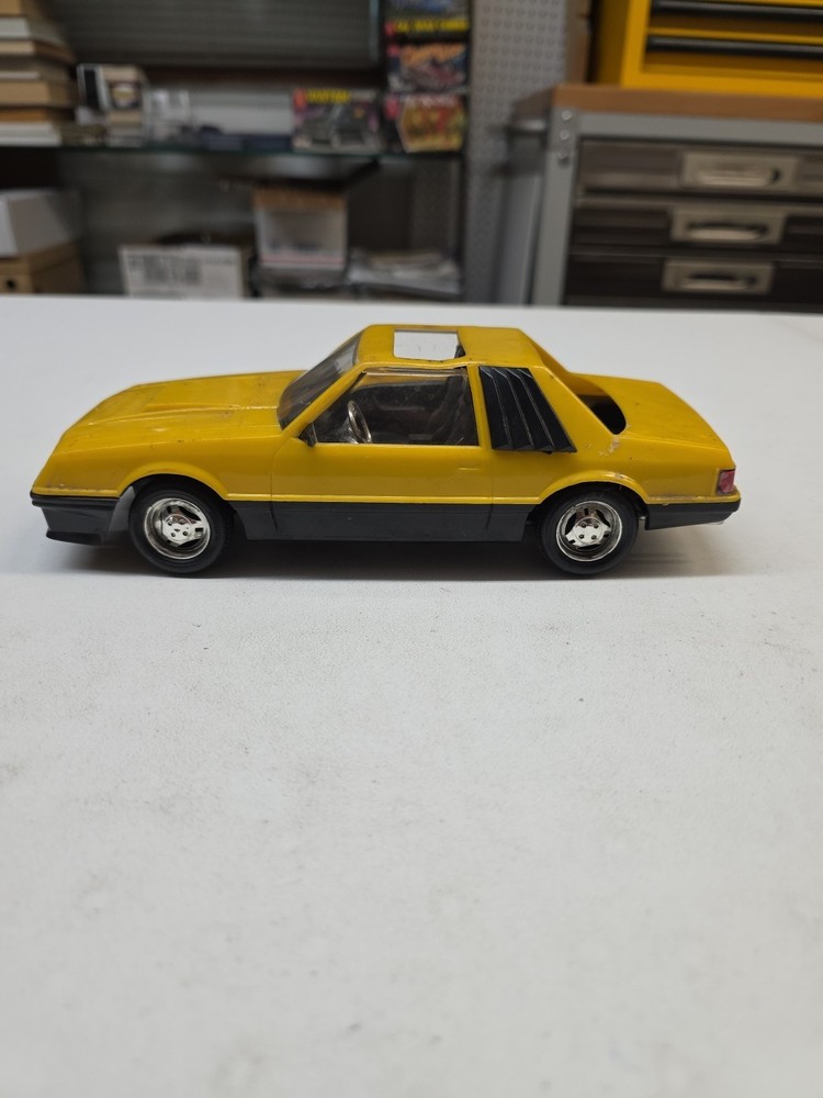 1/20 Scale Ford Mustang Model Car Junkyard Or Builder!