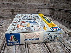 Italeri Truck Shop Plastic Model Accessories 1:24 Scale