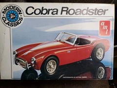 AMT Modern Classic Cobra Roadster 1:25 Scale Skill Level-2 Open Box but Complete
