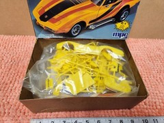 VINTAGE MPC 75 Corvette Convertible Model Kit 1/25 #6360 VTG