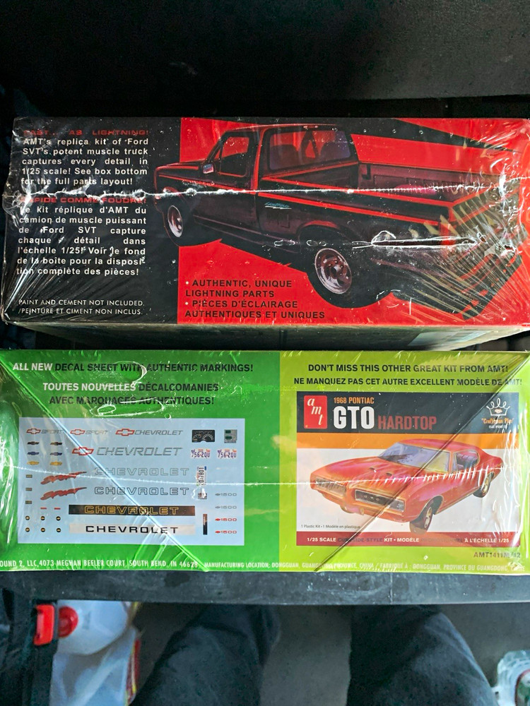 AMT Easy Build 1:25 Model Kit Lot 1994 Ford F-150 SVT + 1992 Silverado