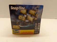 New THE BLACK DIAMOND SNAP TITE PIRATE SHIP 1:350 PLASTIC MODEL KIT #1971 REVELL